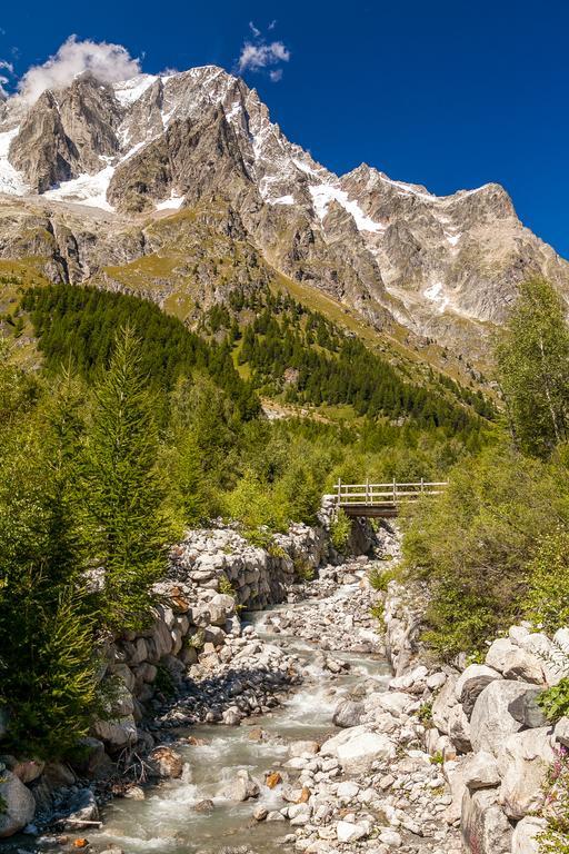 Hotel Lo Scoiattolo Courmayeur Dış mekan fotoğraf