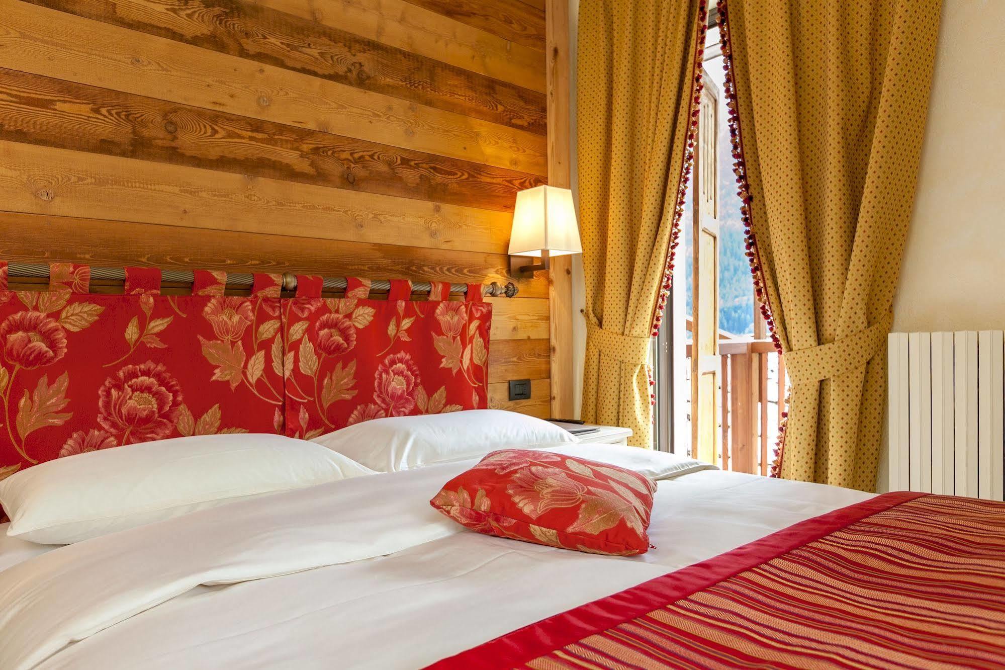 Hotel Lo Scoiattolo Courmayeur Dış mekan fotoğraf