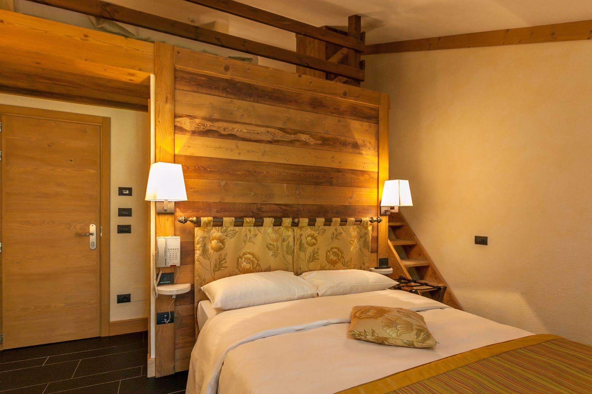 Hotel Lo Scoiattolo Courmayeur Dış mekan fotoğraf